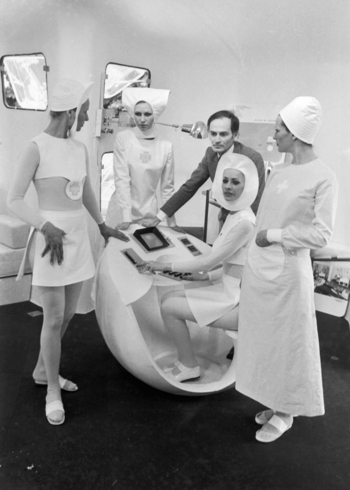Pierre Cardin, iconic Space Age fashion designer, dead at 98 - The